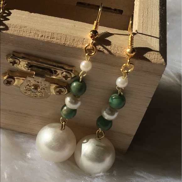 NEW✨Handmade Pearl & Green Drop Earrings CCO - Picture 2 of 2